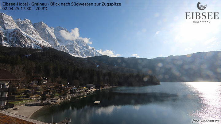 Eibsee met blik op de Zugspitze