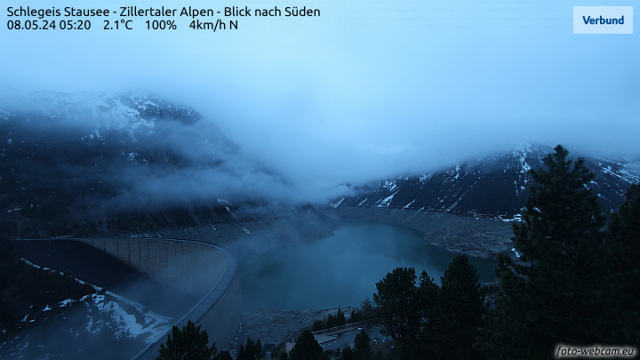 Schlegeis Stausee im Zillertal in Tirol mit Blick nach Süden