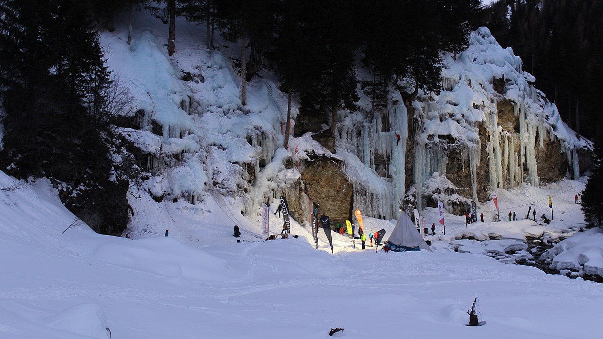 Eispark Osttirol - Der größte künstliche Eisklettergarten in Österreich