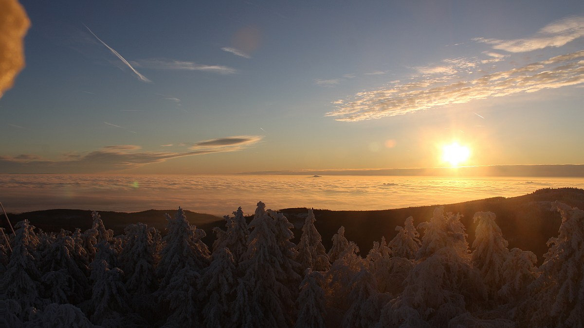 gro-er-feldberg-im-taunus-blick-ber-frankfurt-nach-s-dosten-foto