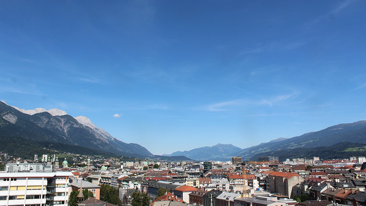 Universität Innsbruck / Blick nach Nordosten ins Unterinntal Foto