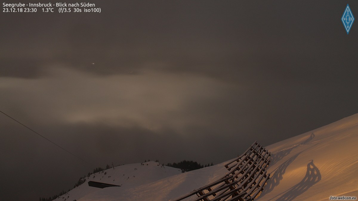 https://www.foto-webcam.eu/webcam/innsbruck/2018/12/23/2330_lm.jpg