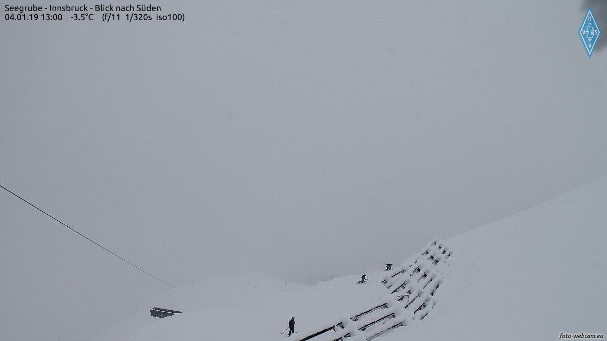 https://www.foto-webcam.eu/webcam/innsbruck/2019/01/04/1300_lm.jpg