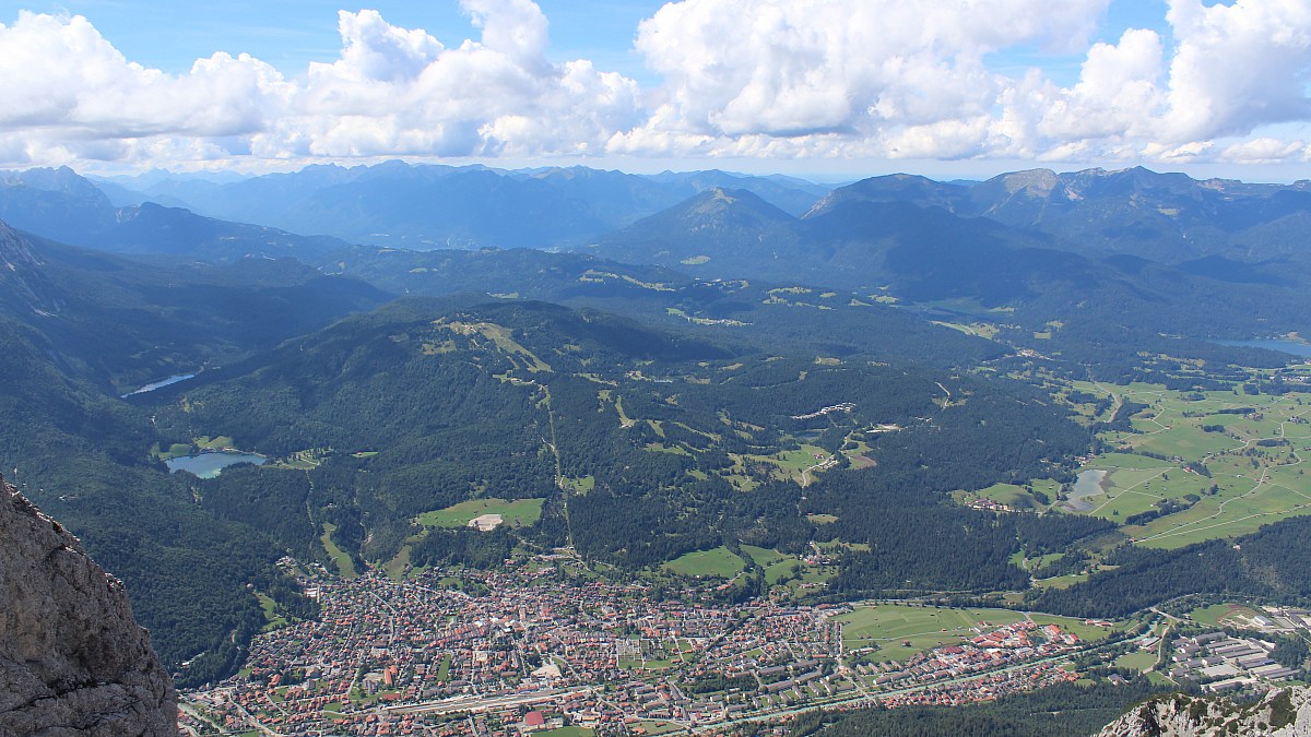 Karwendelbahn - Mittenwald - Blick nach Nordwesten - Foto-Webcam.eu
