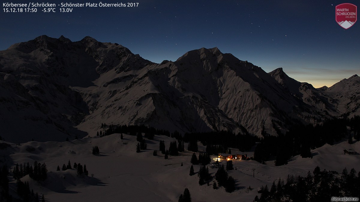https://www.foto-webcam.eu/webcam/koerbersee/2018/12/15/1750_lm.jpg