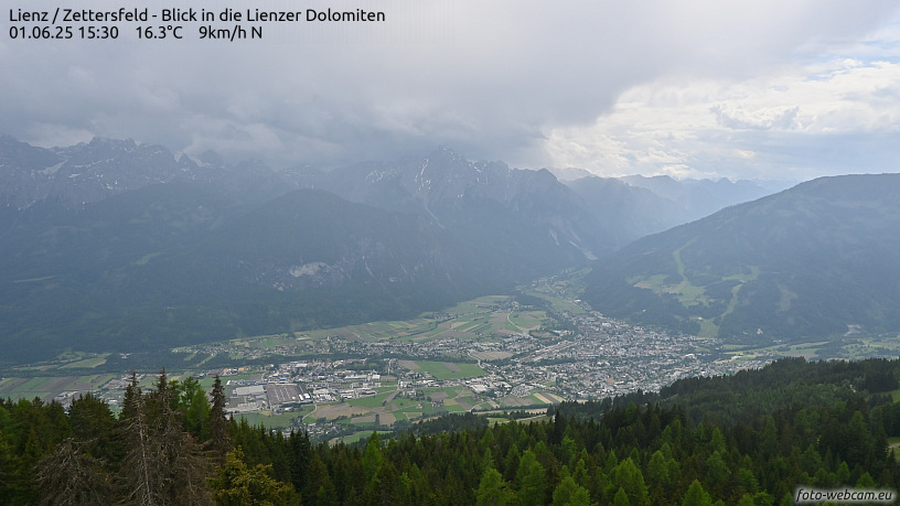 WEBkamera Lienz - Zettersfeld, pohled na Lienz WEBkamera Lienz - Zettersfeld, pohled na Lienz