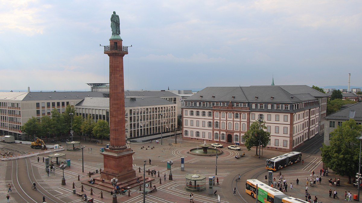 Darmstadt - Blick zum Luisenplatz - Foto-Webcam.eu