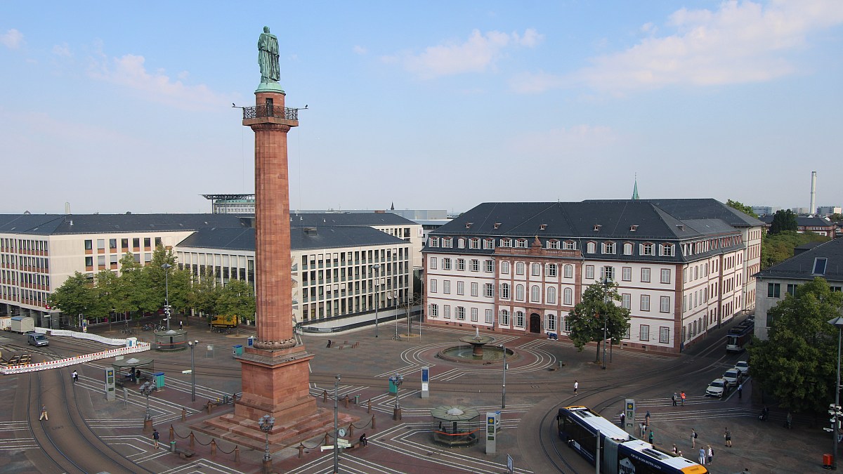 Darmstadt - Blick zum Luisenplatz - Foto-Webcam.eu