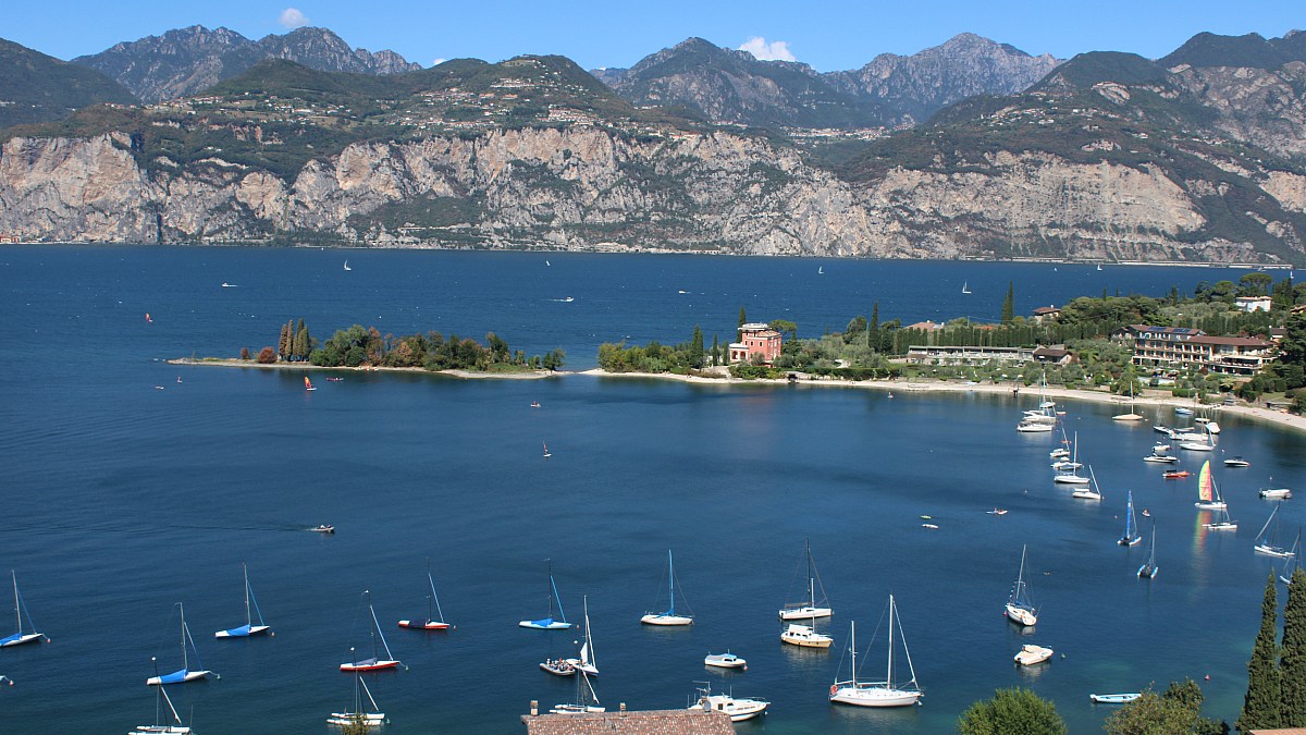 Malcesine Val di Sogno / Stickl Sportcamp - Blick nach Campione - Foto ...