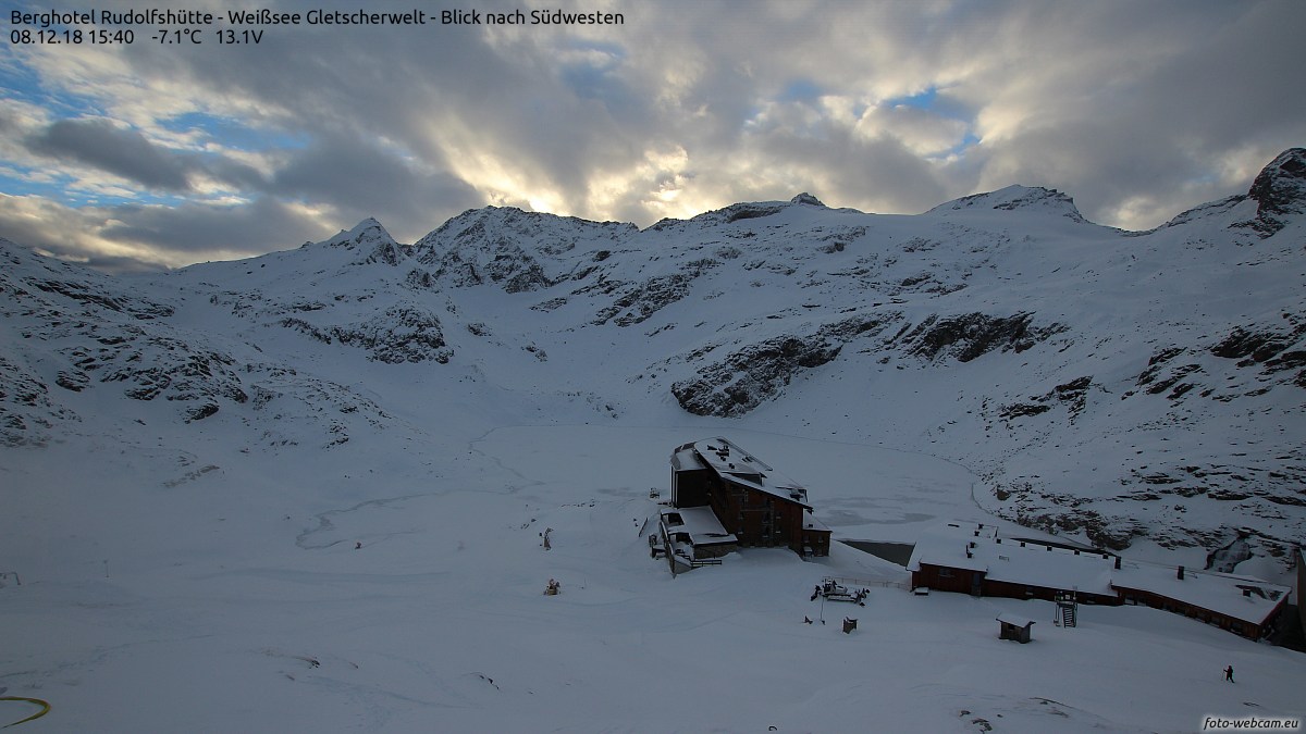 https://www.foto-webcam.eu/webcam/rudolfshuette/2018/12/08/1540_lm.jpg