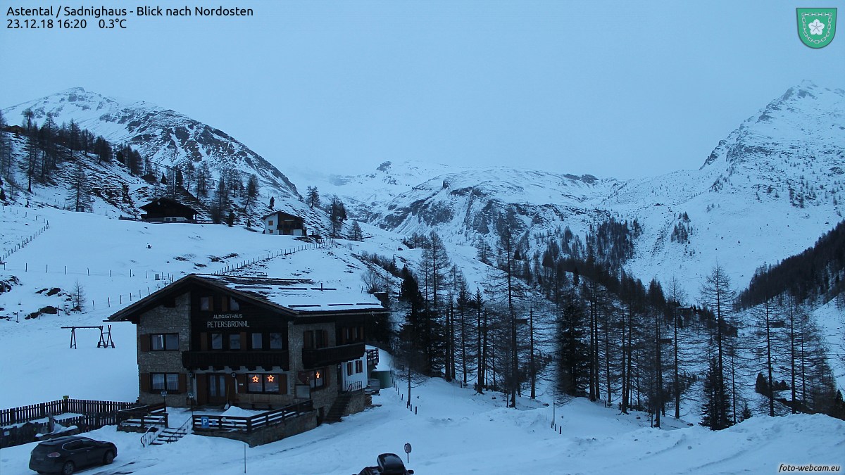https://www.foto-webcam.eu/webcam/sadnighaus/2018/12/23/1620_lm.jpg