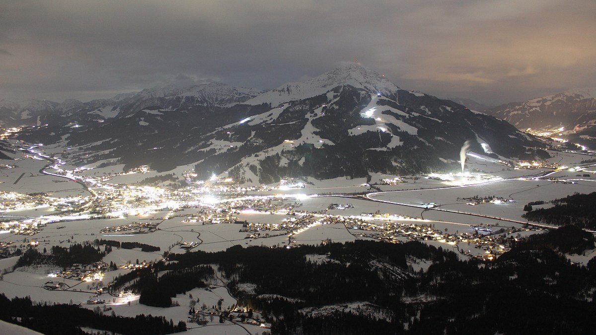 St. Johann in Tirol Blick zum Kitzbüheler Horn Fotocam.eu