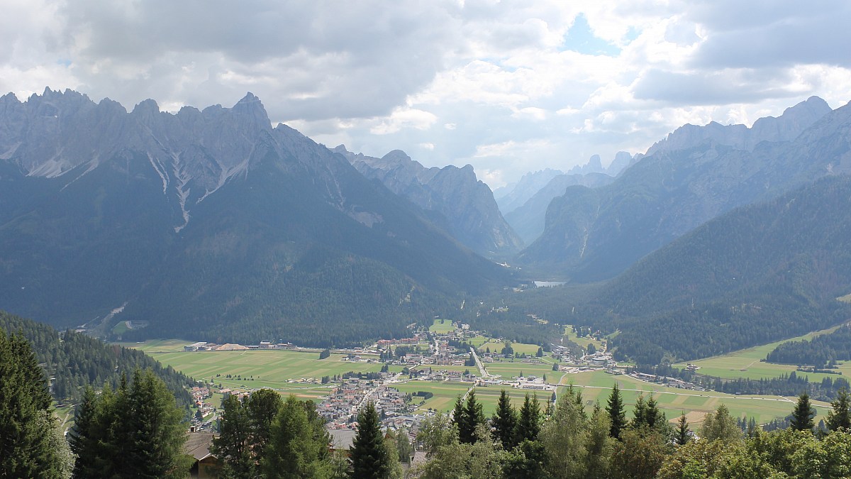 Alpenhotel Ratsberg Toblach Blick nach Süden FotoWebcam.eu