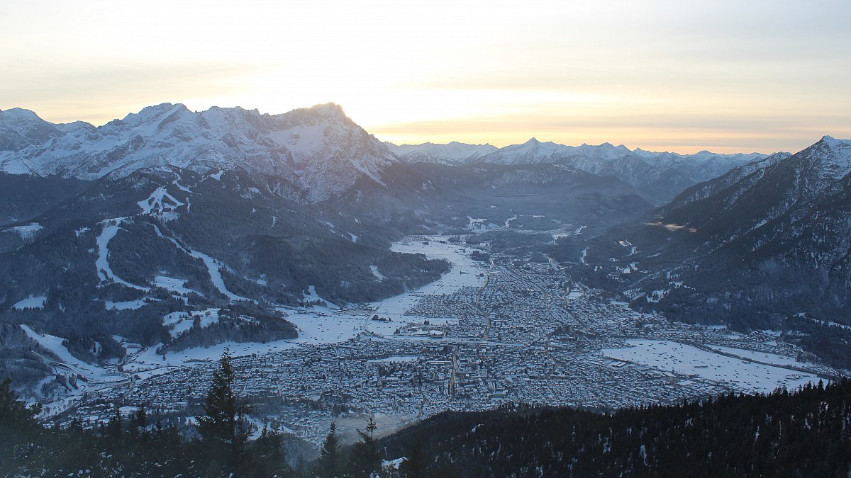 Wankhaus - Garmisch-Partenkirchen - Blick nach Südwesten zur Zugspitze