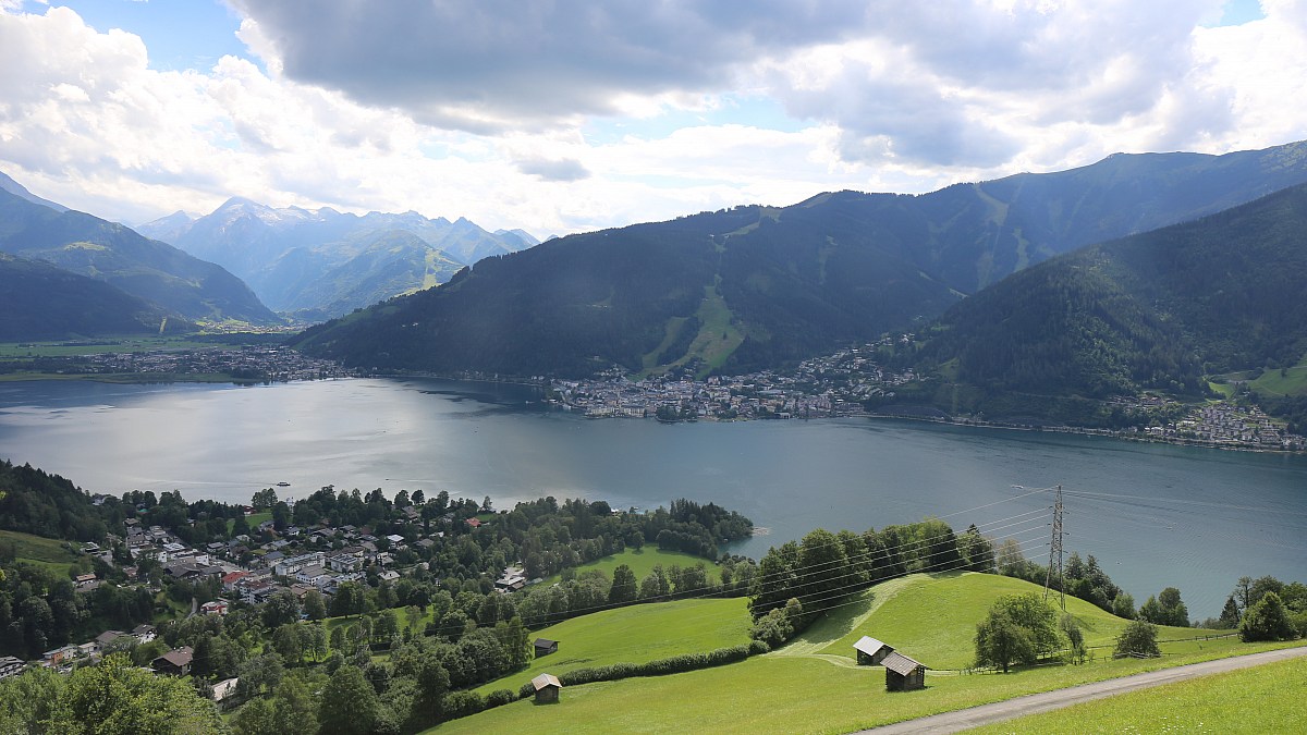 Zell am SeeKaprun Blick zum Kitzsteinhorn und zur Schmittenhöhe